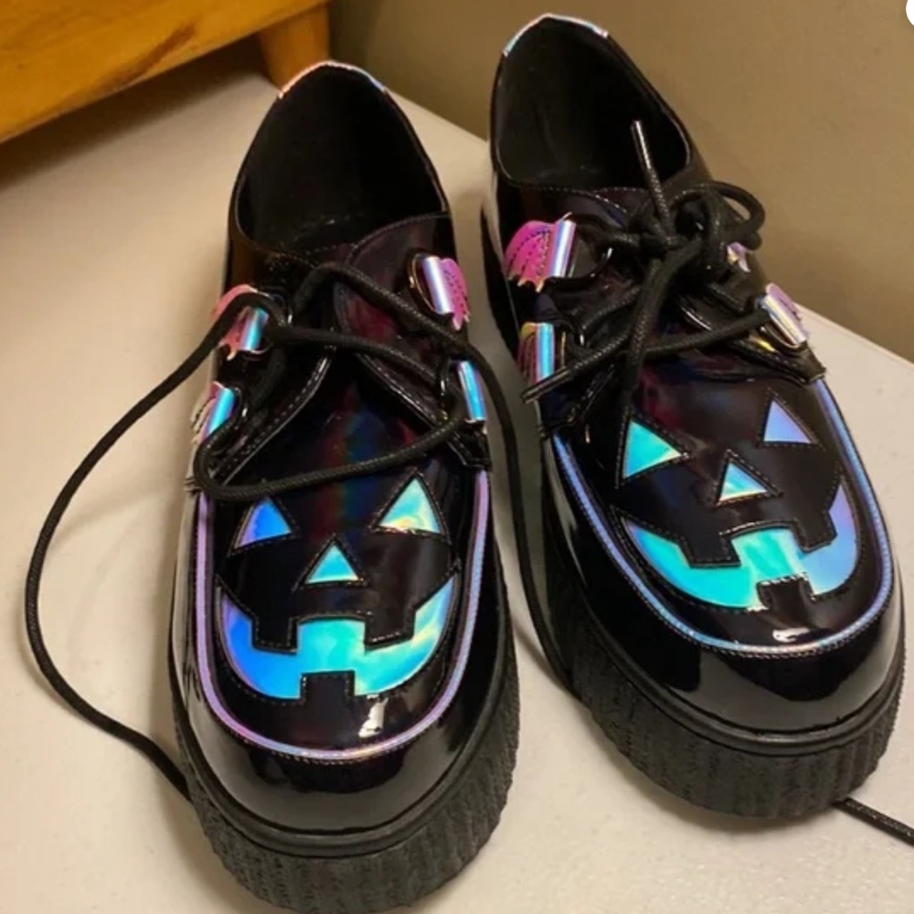 STRANGECVLT Krypt Jack-o-lantern Lace up shoe. Black/Oil Slick. size 9.